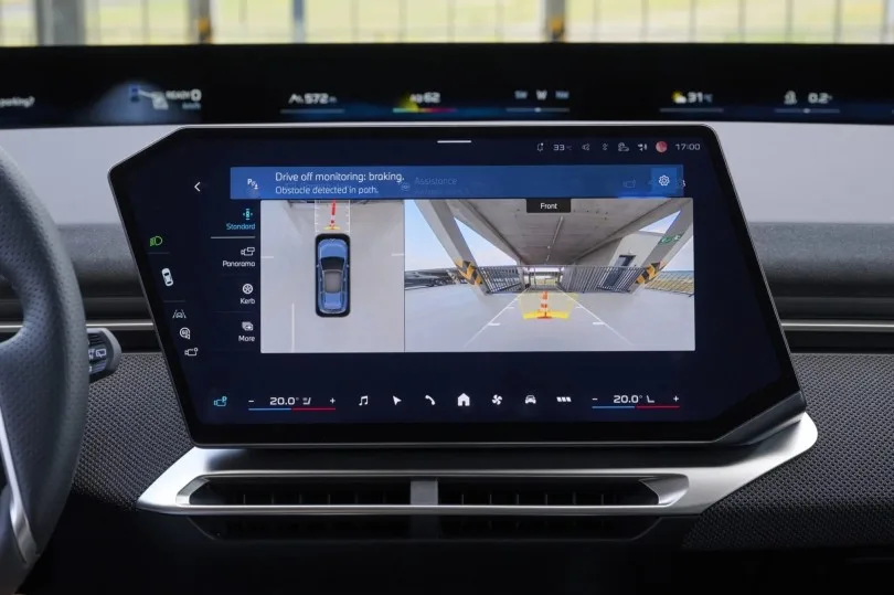 BMW iX3: Νέα συστήματα ασφαλείας αποτρέπουν σύγκρουση και λάθη στο γκάζι - Φωτογραφία 2