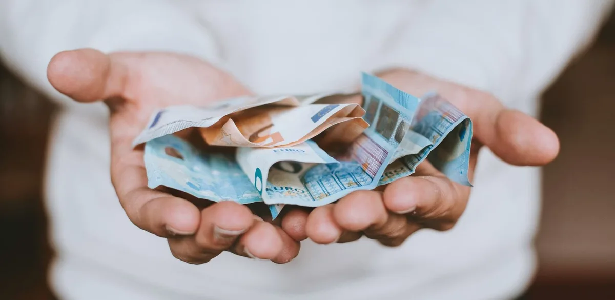 Καταβολή συντάξεων και επιδομάτων έως την προσεχή Παρασκευή - Φωτογραφία 1