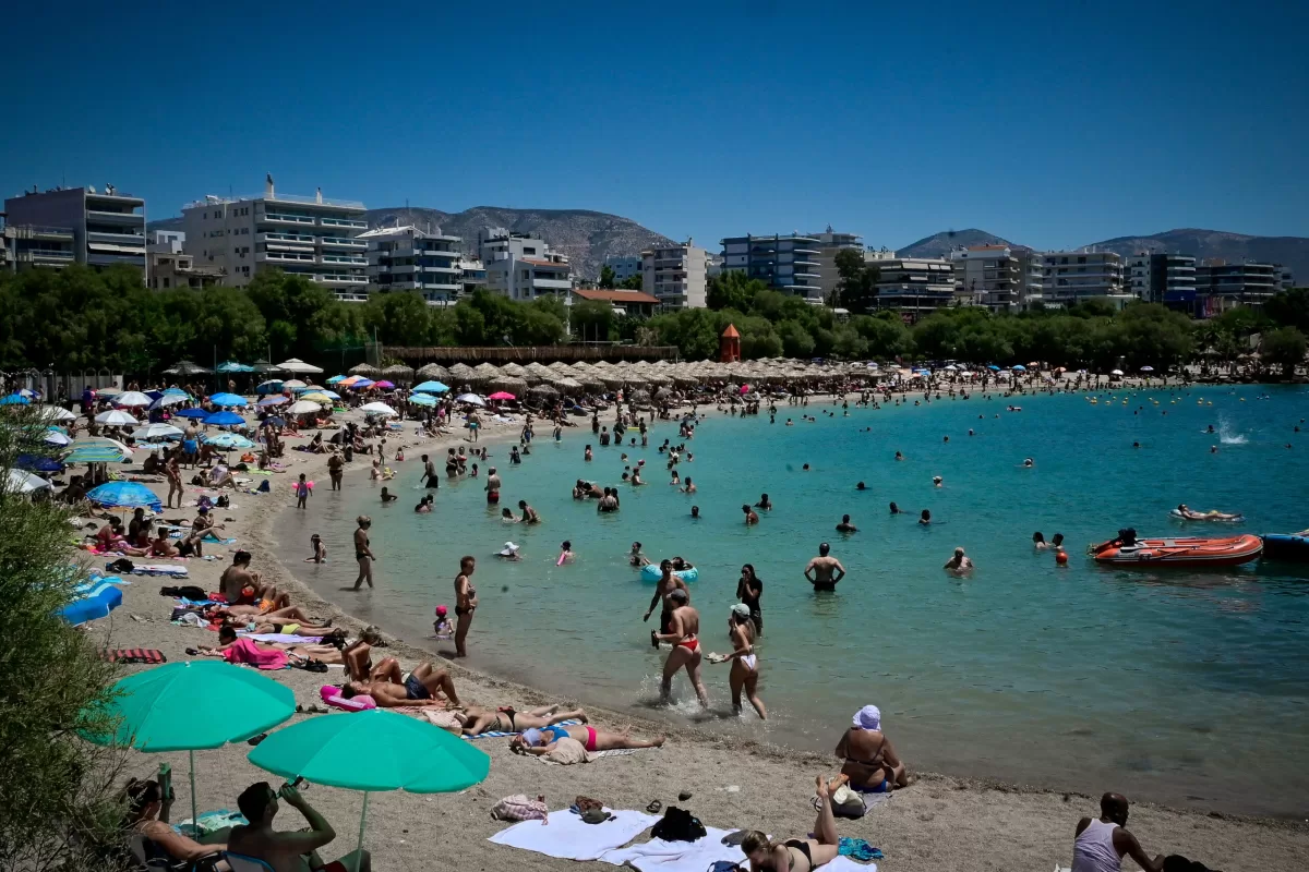 Καύσωνας στην Ελλάδα με θερμοκρασίες έως 39 βαθμούς πριν την αλλαγή του καιρού