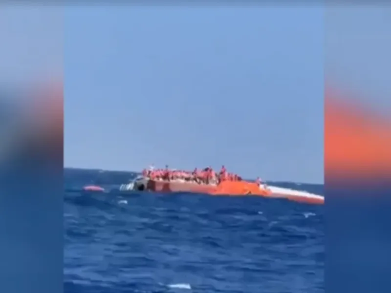 Βύθιση καταμαράν στην Κερύνεια: Συναγερμός και επιχείρηση διάσωσης - Φωτογραφία 1