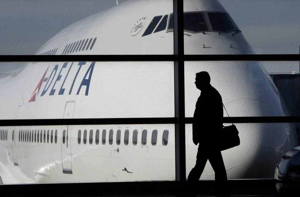 Αεροπορική πτήση της Delta πραγματοποίησε έκτακτη προσγείωση στο Πόρτο - Φωτογραφία 2