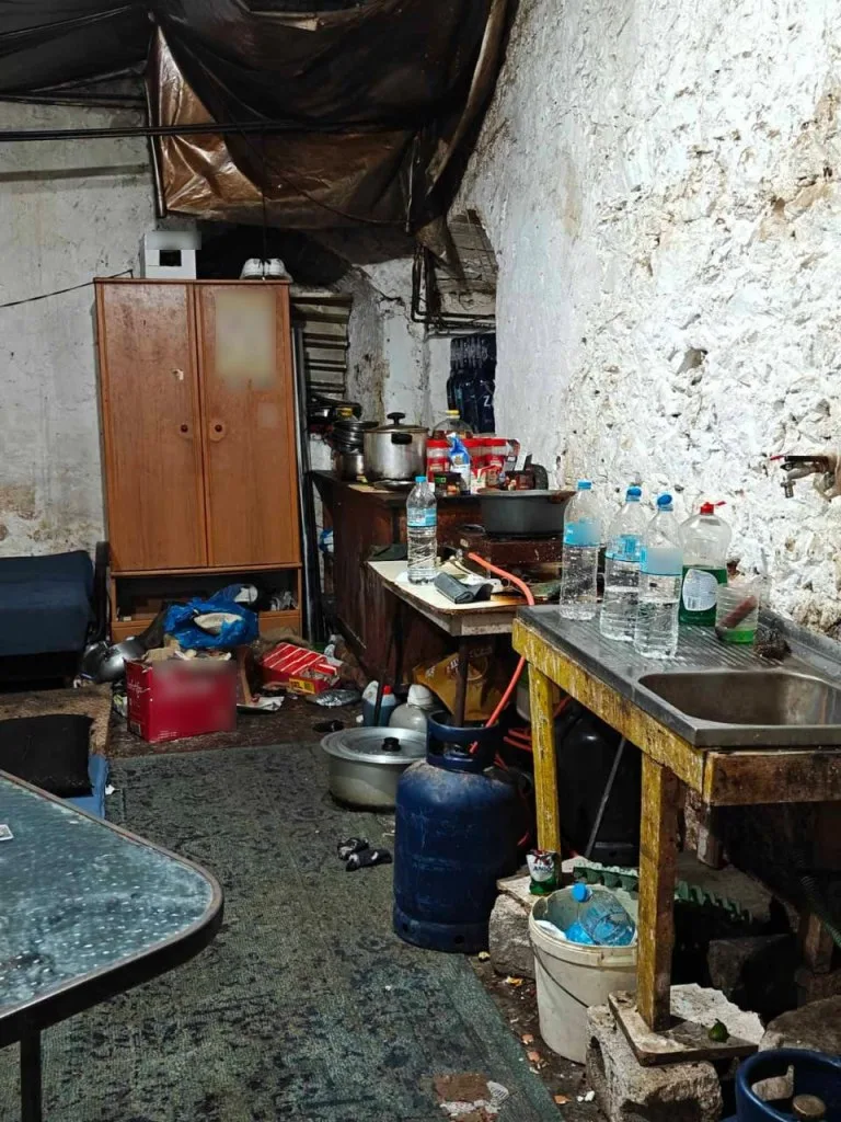 Εμπορία ανθρώπων στο Ναύπλιο: Σοκάρουν οι αποκαλύψεις για την εκμετάλλευση 23 εργατών - Φωτογραφία 2