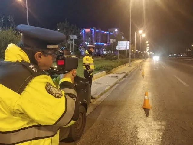Πρόστιμα για ταχύτητα: Τα νέα ραντάρ και οι ποινές που τσουλάνε το δίπλωμα - Φωτογραφία 1
