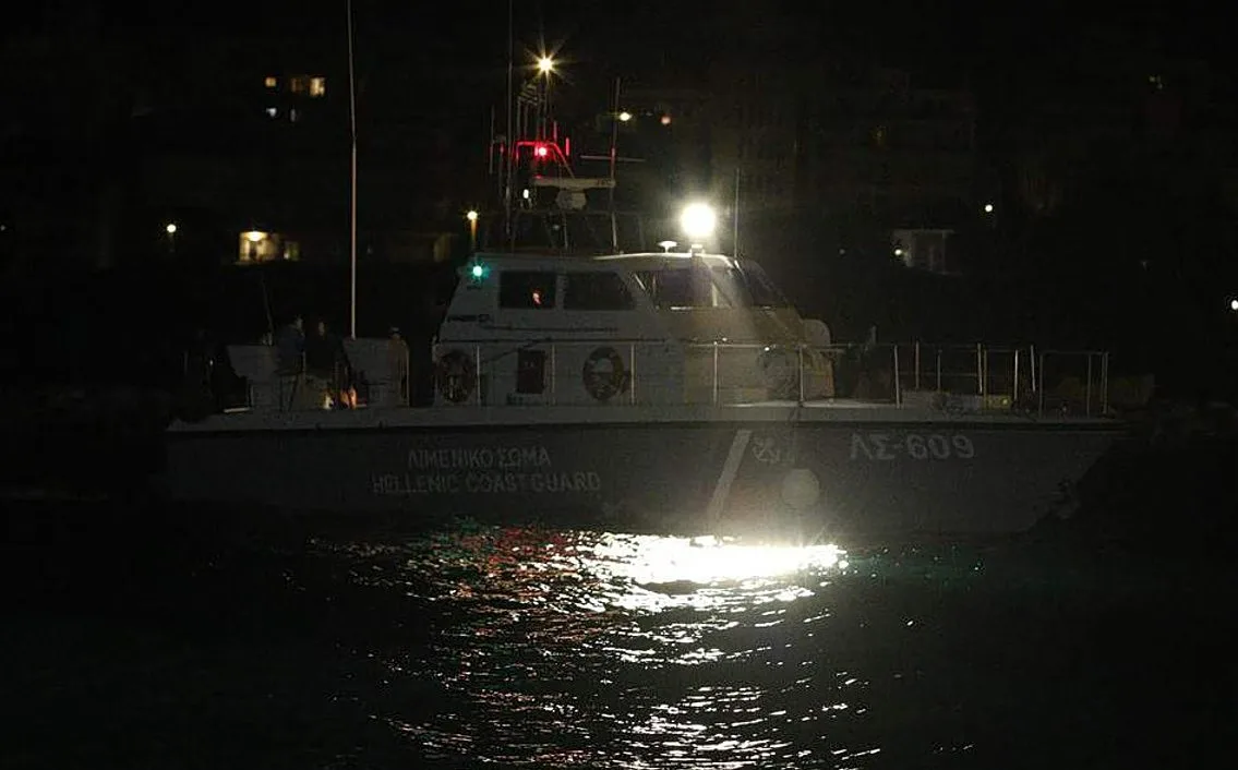 Σύγκρουση θαλαμηγού στον Ισθμό: Συνελήφθη ο κυβερνήτης μετά το σοβαρό ναυτικό ατύχημα - Φωτογραφία 1