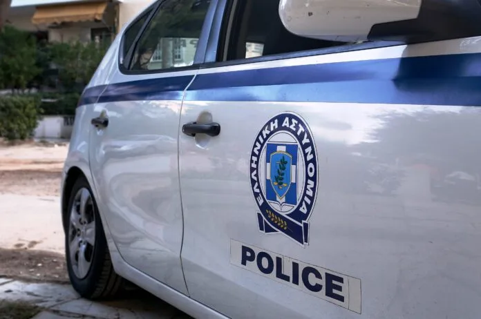 Σύλληψη άνδρα στην Ιόνια Οδό για μεταφορά 11.000 ευρώ - Φωτογραφία 1